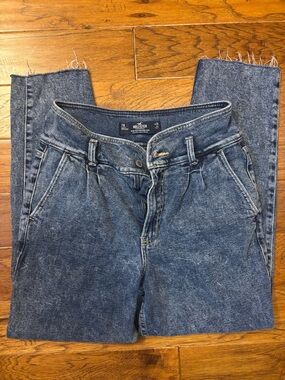 Hollister Woman’s High Rise Mom Jeans